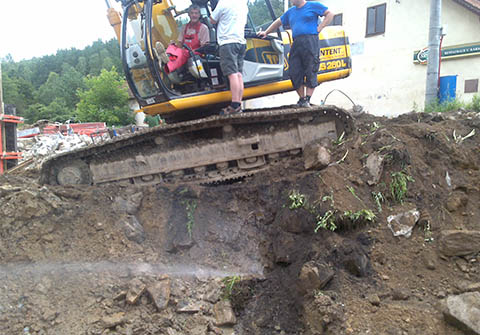 Demolice mostu a zpětný zásyp